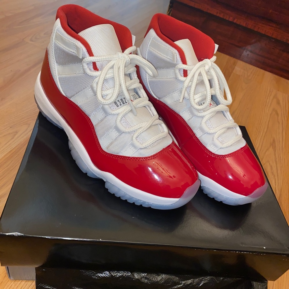 Jordan 11 cherry 2022
